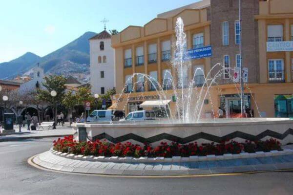 Roundabout DSC 1340