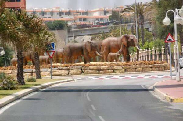 Roundabout DSC 1345