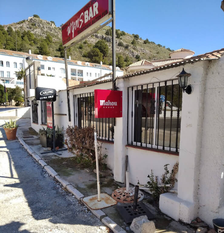 Wyn's Bar