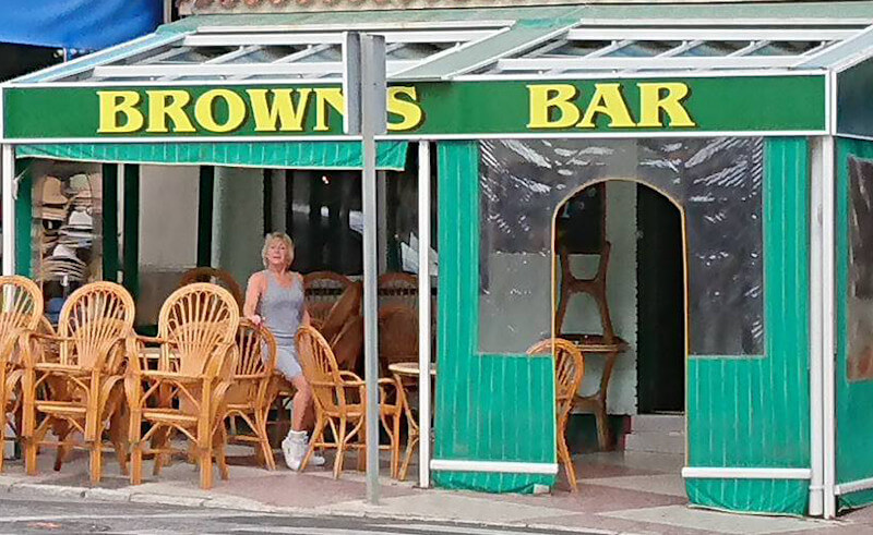 Browns Bar 2019