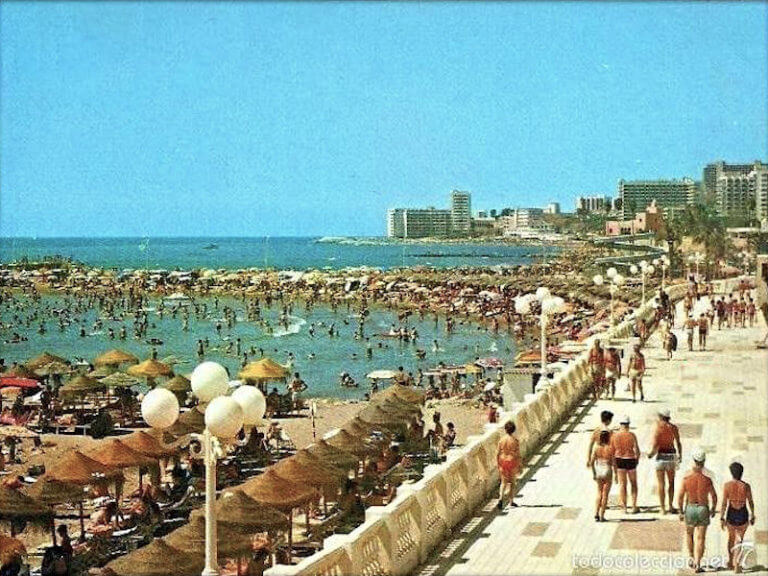 A coulured photo of Playa Santa Ana