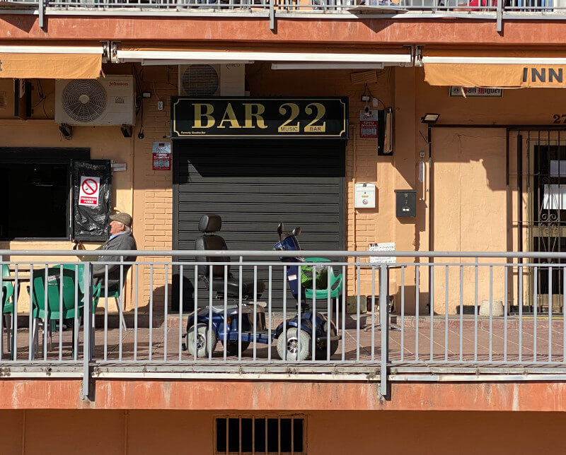 Bar 22